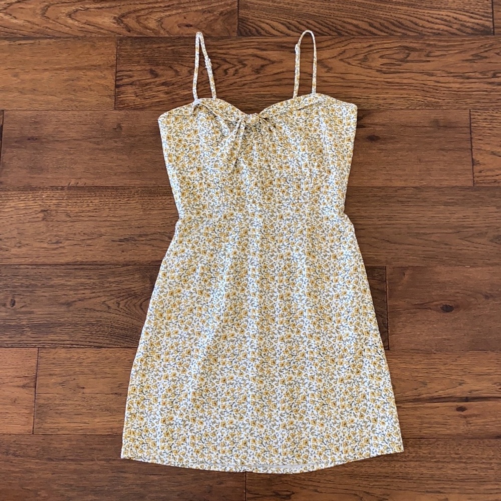 Billabong daisy yellow flower spaghetti strap sundress